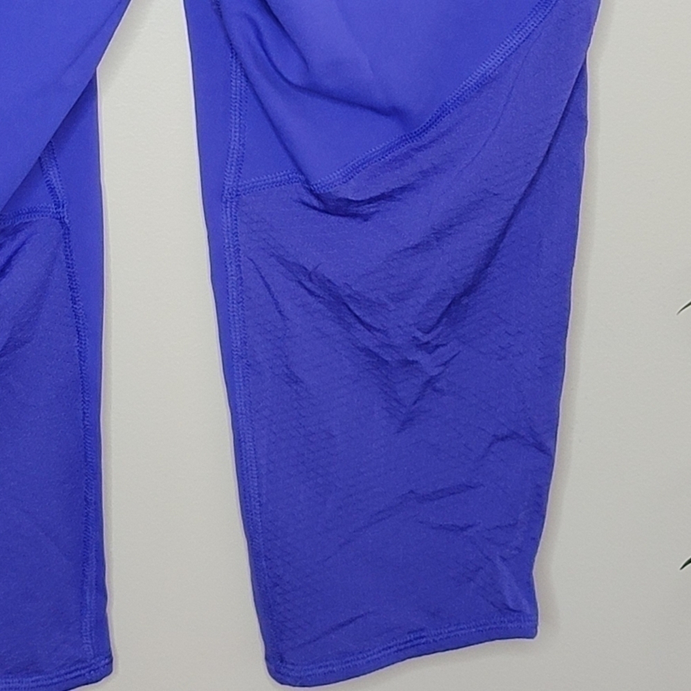 Lululemon Breezy Crops in Iris Purple Capri Cropped Leggings - Picture 6 of 8
